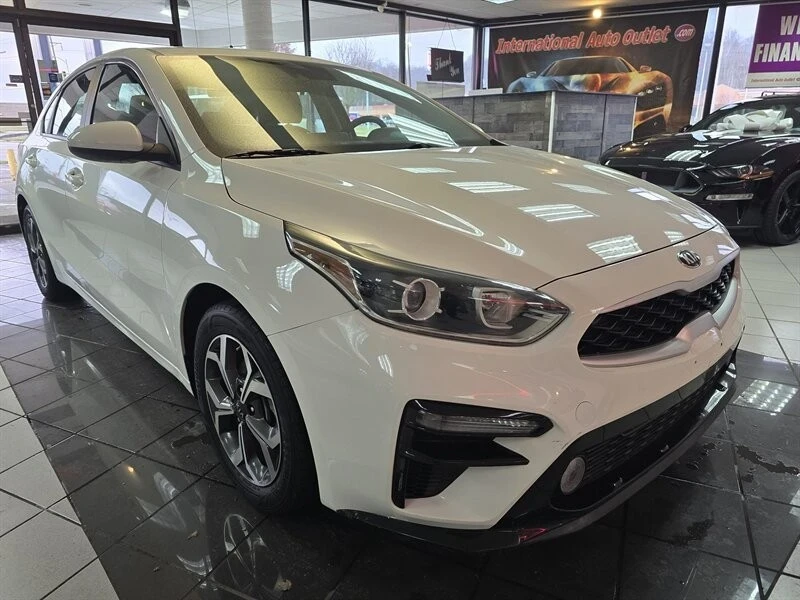 2019 Kia Forte - Image 2 of 4