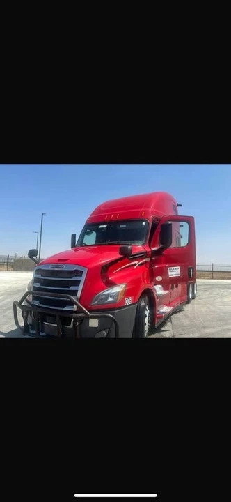 2019 Freightliner - Image 2 of 2