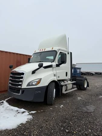 2019 Freightliner - Image 2 of 4