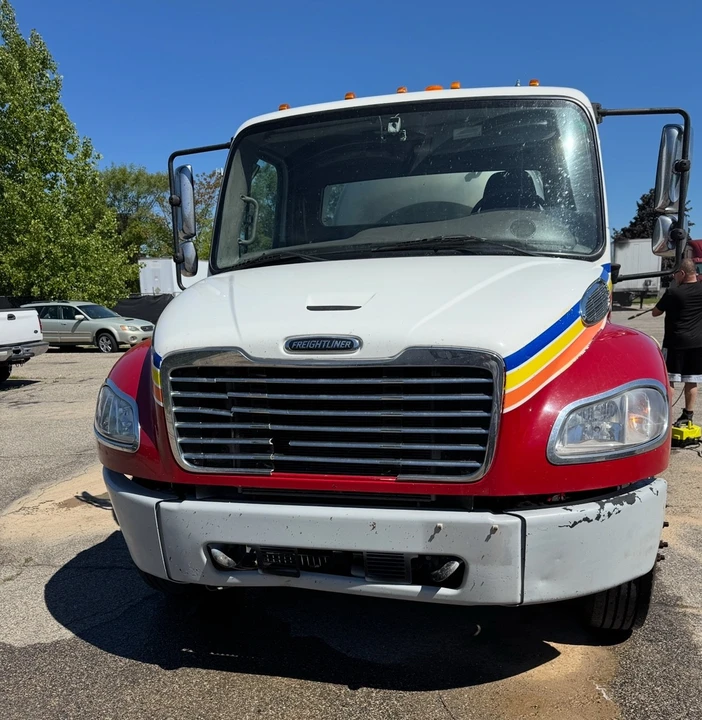 2019 Freightliner - Image 5 of 5