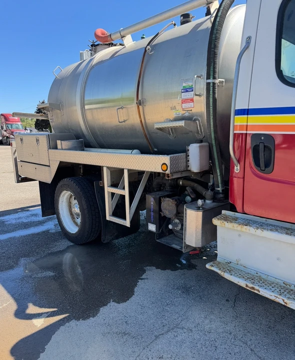 2019 Freightliner - Image 2 of 5