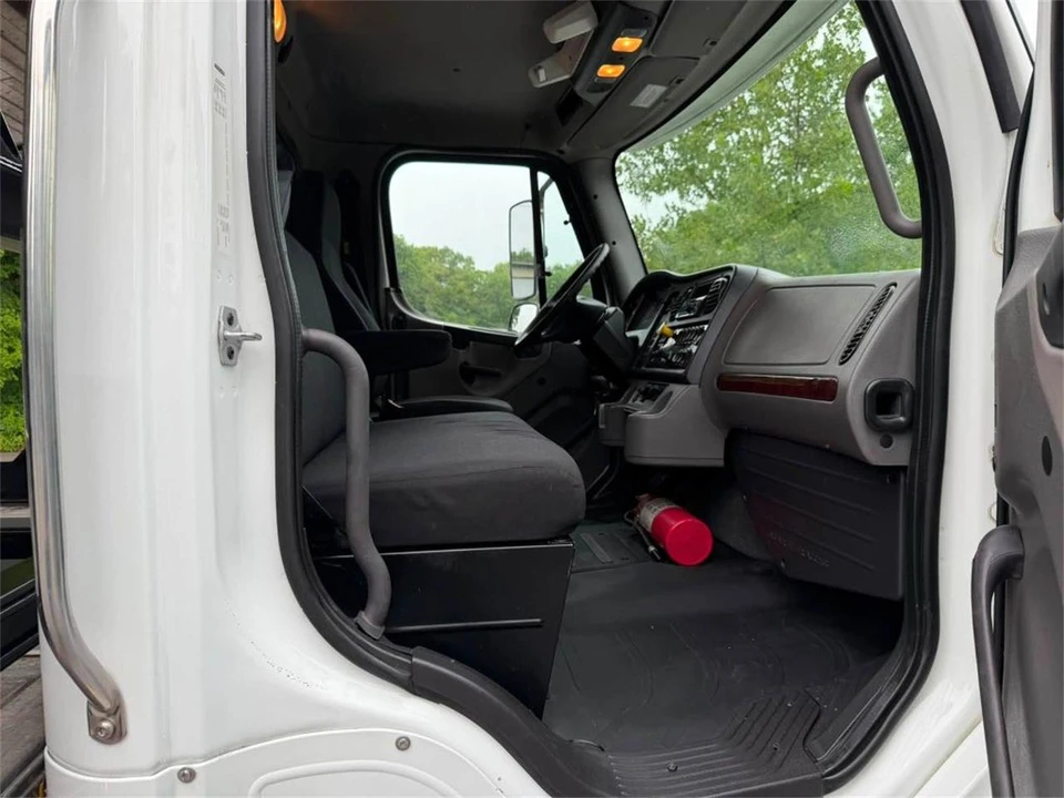 2019 Freightliner - Image 14 of 15