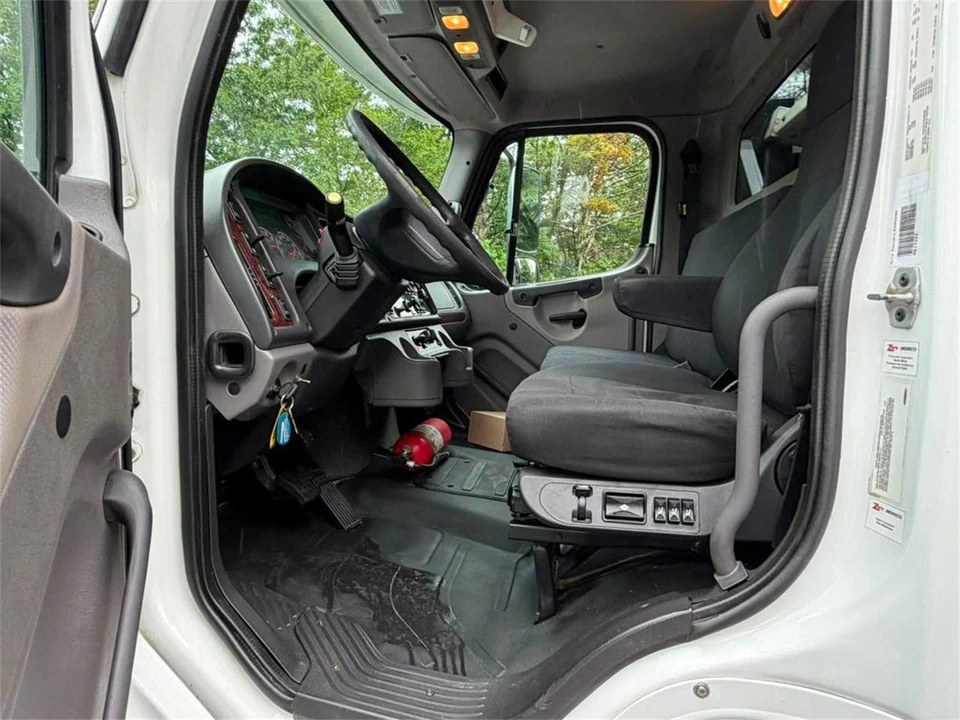 2019 Freightliner - Image 13 of 15
