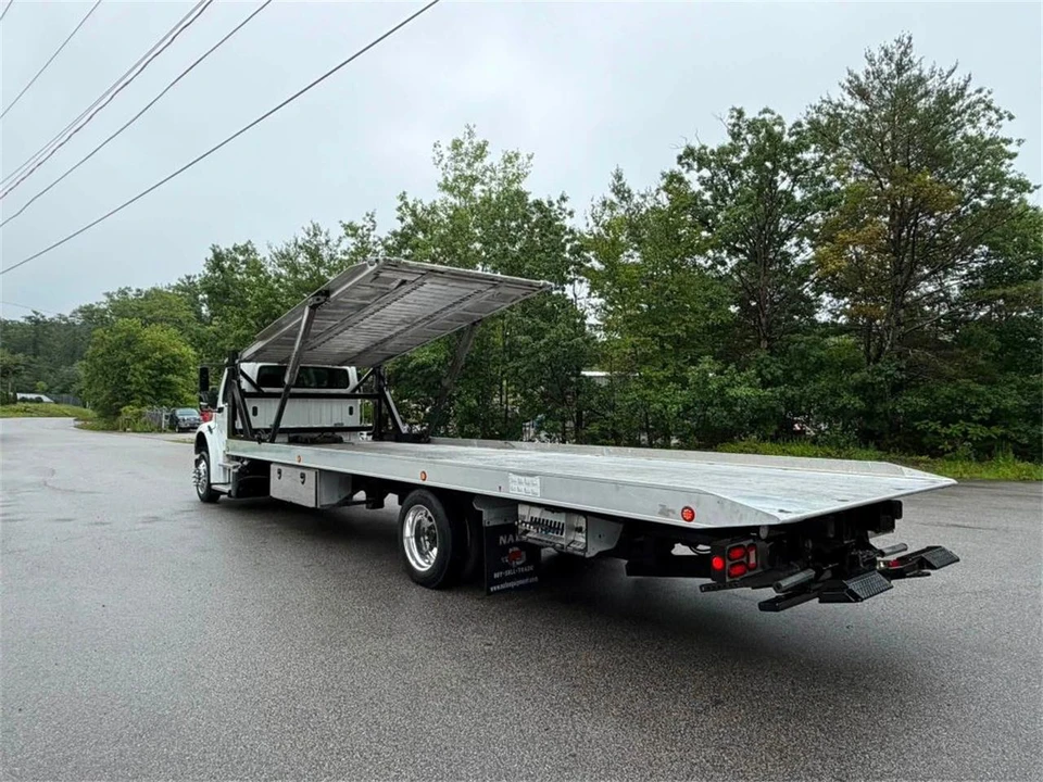 2019 Freightliner - Image 4 of 15