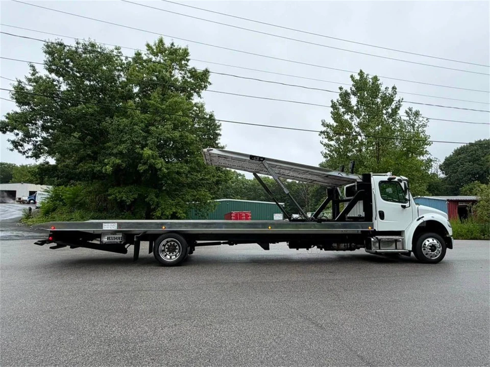 2019 Freightliner - Image 8 of 15