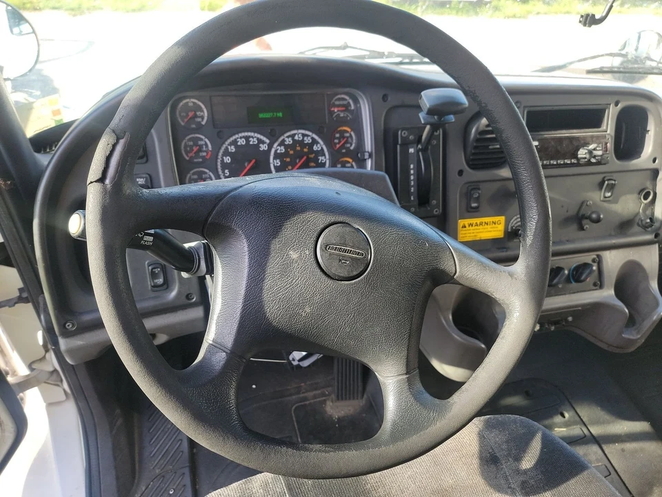 2019 Freightliner - Image 9 of 13