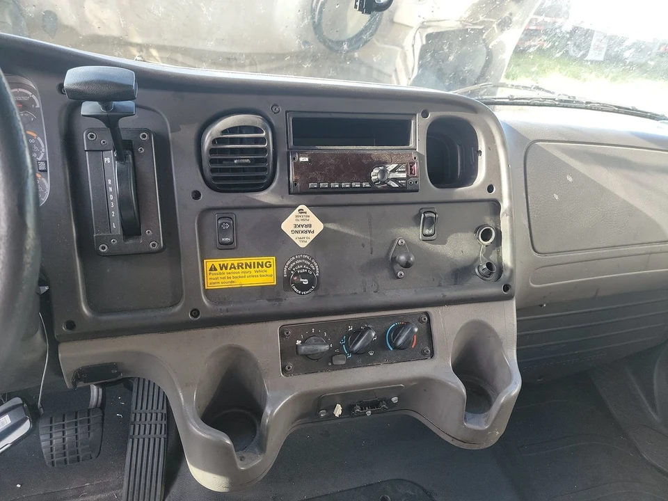 2019 Freightliner - Image 10 of 13