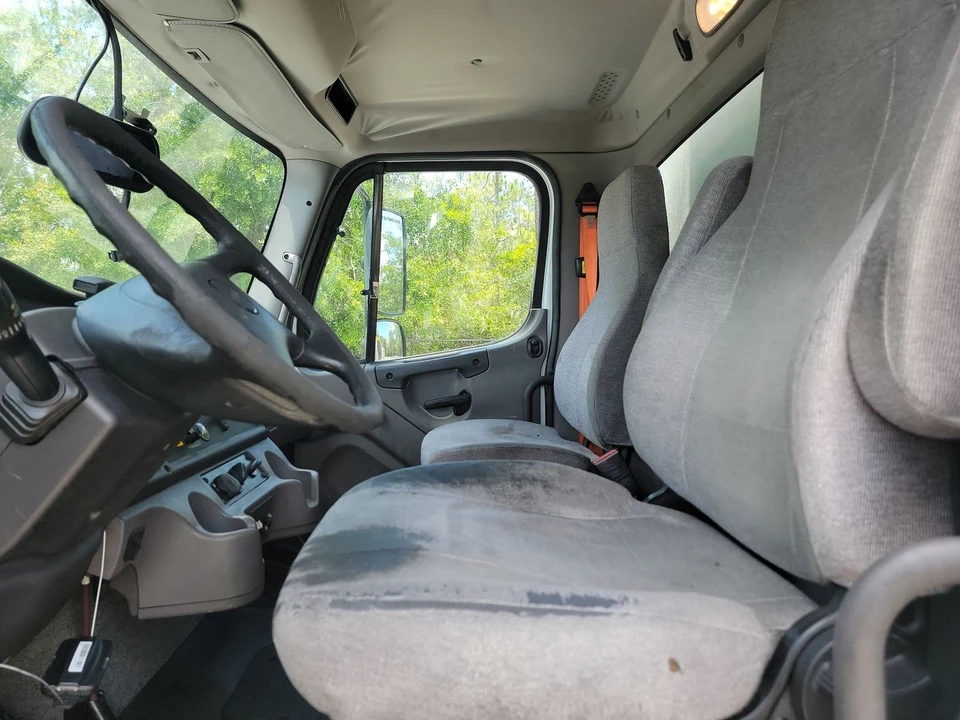 2019 Freightliner - Image 8 of 13
