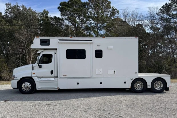 2019 Freightliner - Image 7 of 10