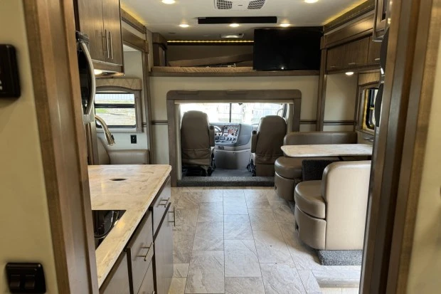 2019 Freightliner - Image 3 of 10