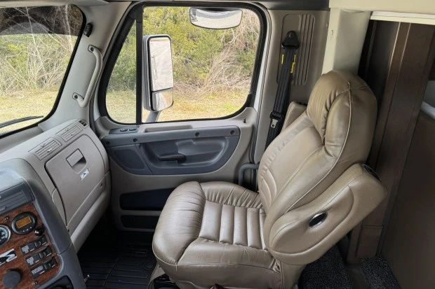 2019 Freightliner - Image 5 of 10