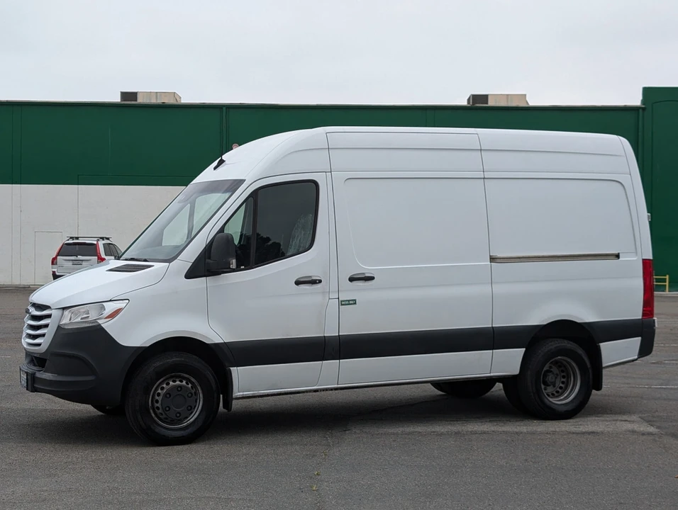 2019 Freightliner - Image 2 of 21