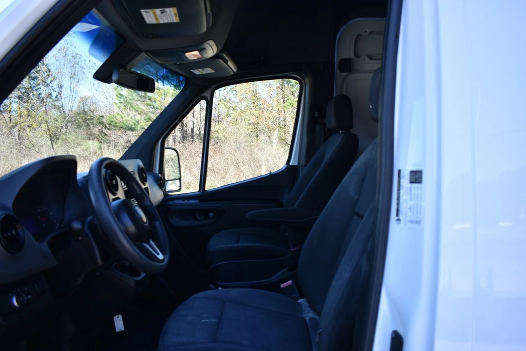 2019 Freightliner - Image 9 of 20