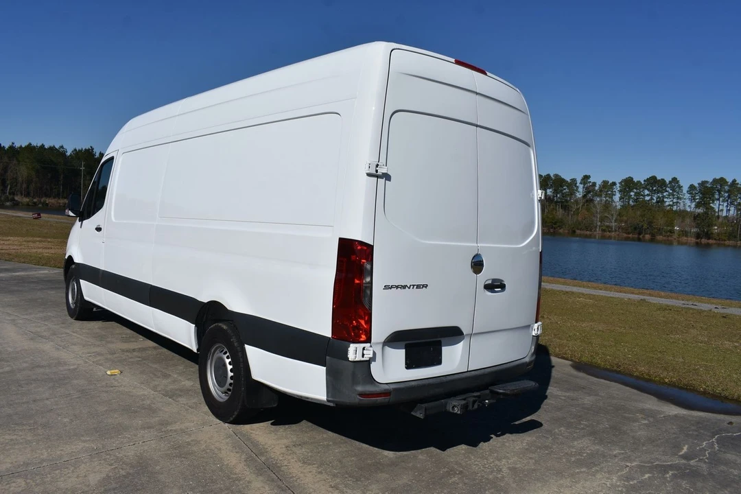 2019 Freightliner - Image 8 of 12