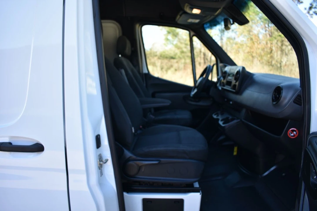 2019 Freightliner - Image 15 of 20