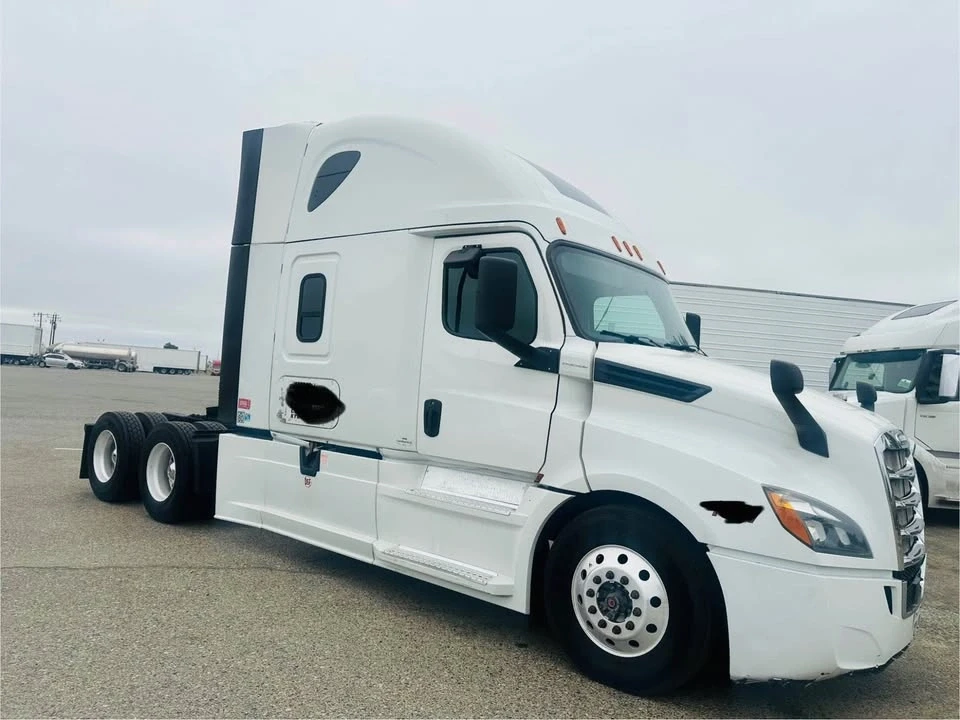 2019 Freightliner - Image 2 of 7