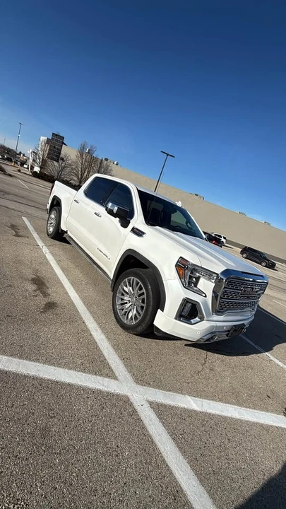 2019 GMC Sierra - Image 9 of 10