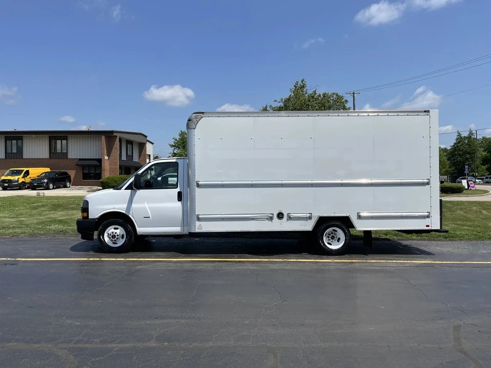 2019 GMC Savana - Image 2 of 12
