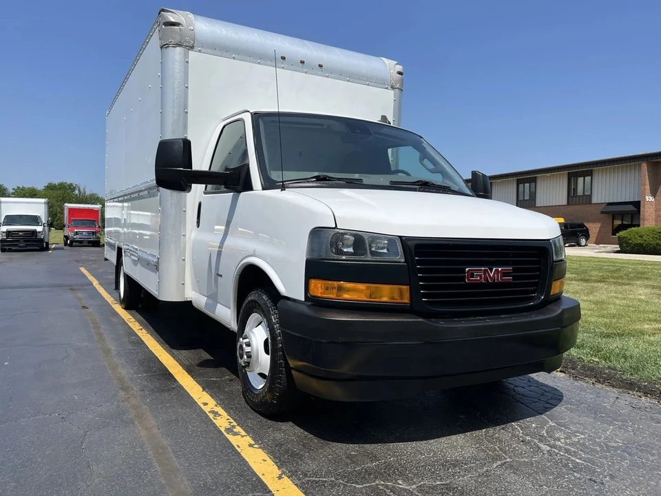 2019 GMC Savana - Image 3 of 12