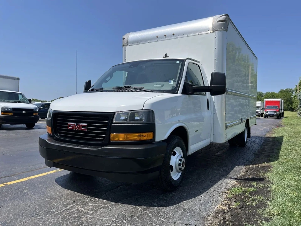 2019 GMC Savana - Image 5 of 12