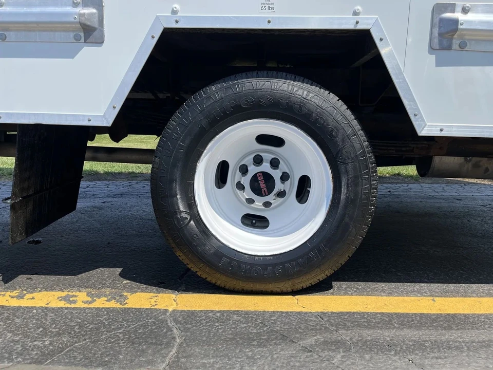 2019 GMC Savana - Image 7 of 12