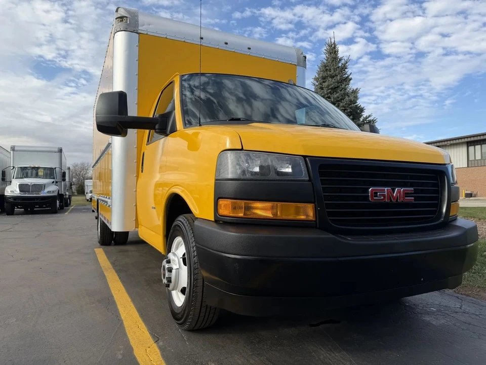 2019 GMC Savana - Image 3 of 12