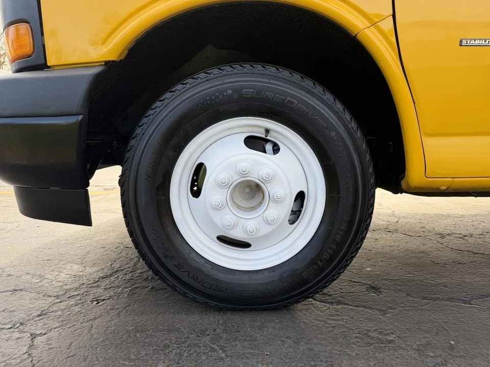 2019 GMC Savana - Image 6 of 12