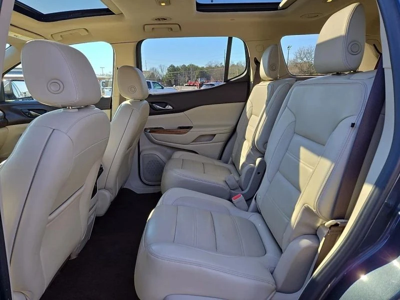 2019 GMC Acadia - Image 10 of 12