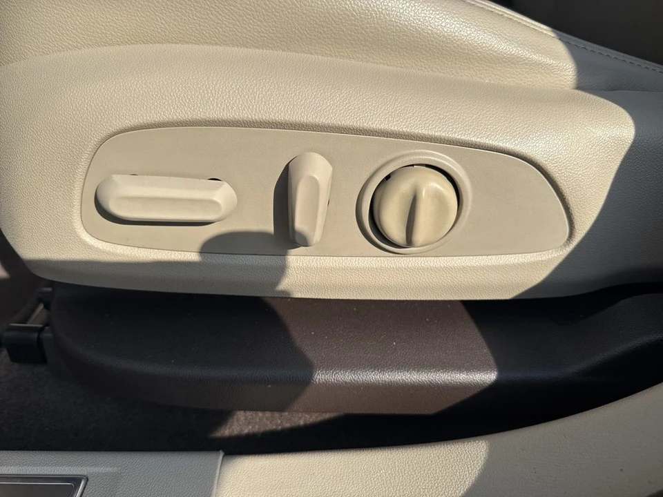 2019 GMC Acadia - Image 10 of 12
