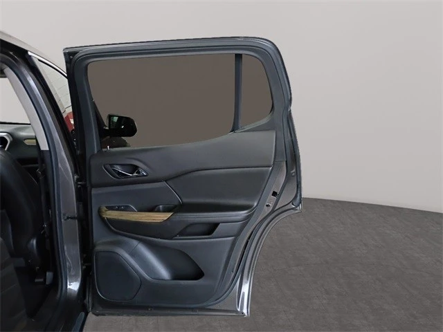 2019 GMC Acadia - Image 18 of 21