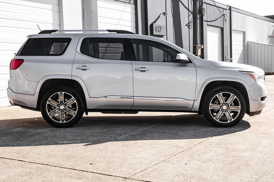 2019 GMC Acadia - Image 9 of 21