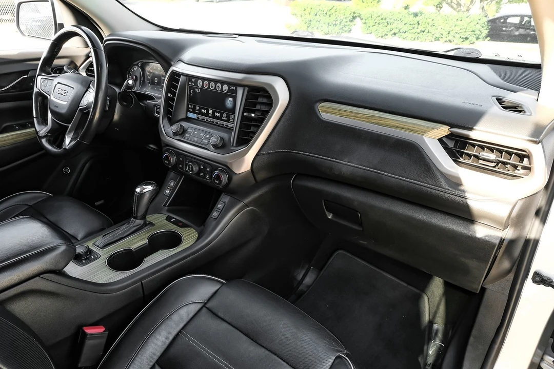 2019 GMC Acadia - Image 16 of 21