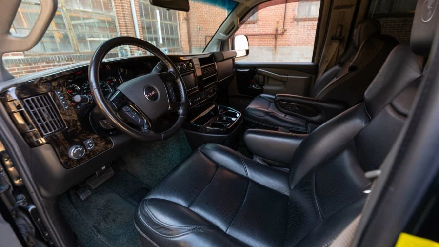 2019 GMC Savana - Image 4 of 31