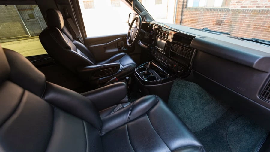 2019 GMC Savana - Image 5 of 31