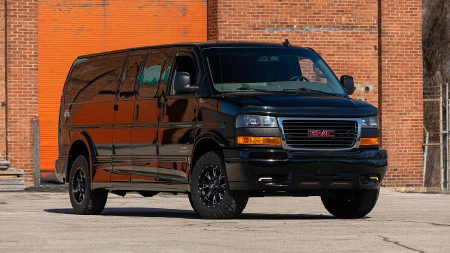 2019 GMC Savana - Image 12 of 31