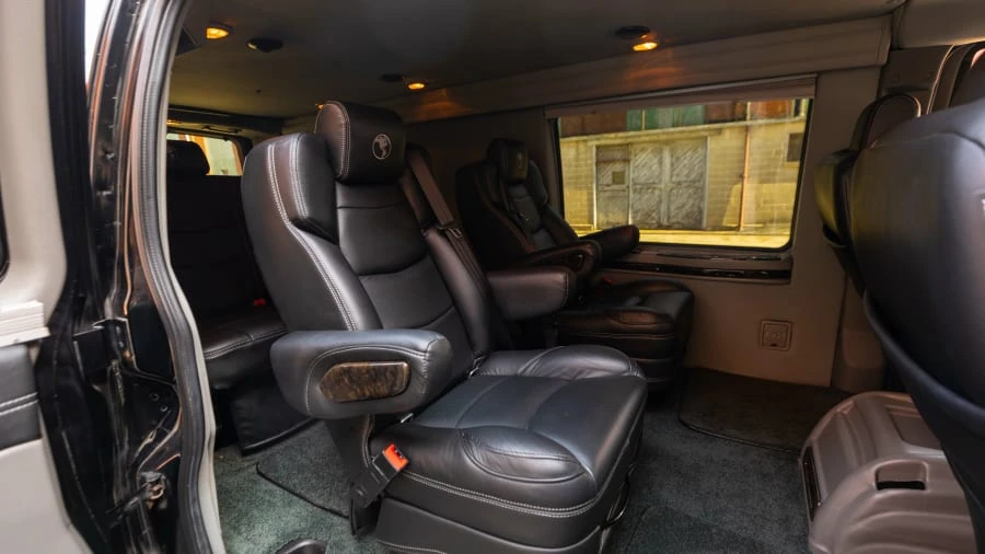 2019 GMC Savana - Image 15 of 31