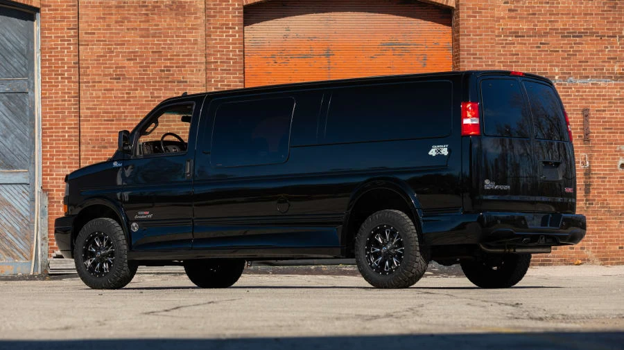 2019 GMC Savana - Image 16 of 31