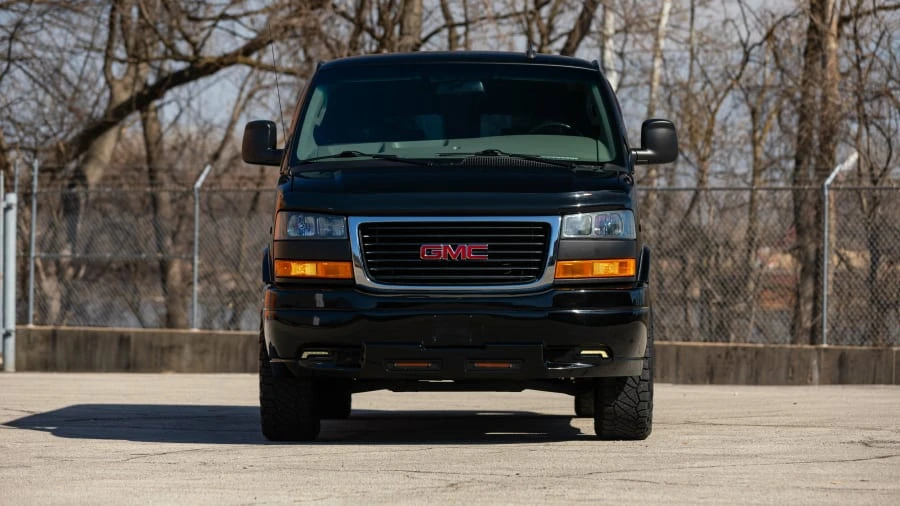 2019 GMC Savana - Image 17 of 31
