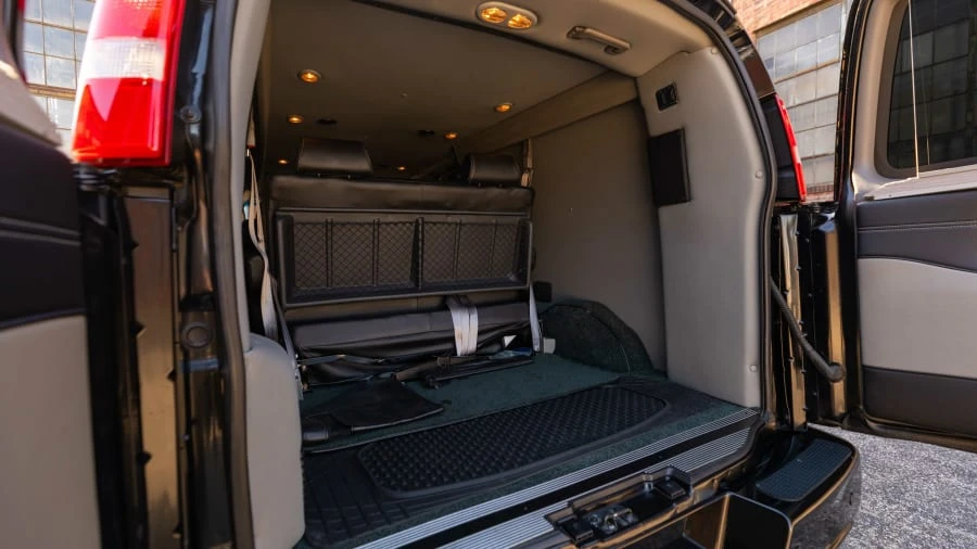 2019 GMC Savana - Image 18 of 31