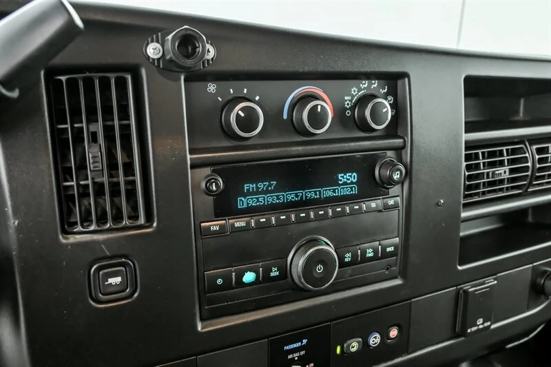 2019 GMC Savana - Image 21 of 21