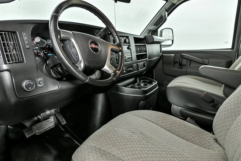 2019 GMC Savana - Image 14 of 21