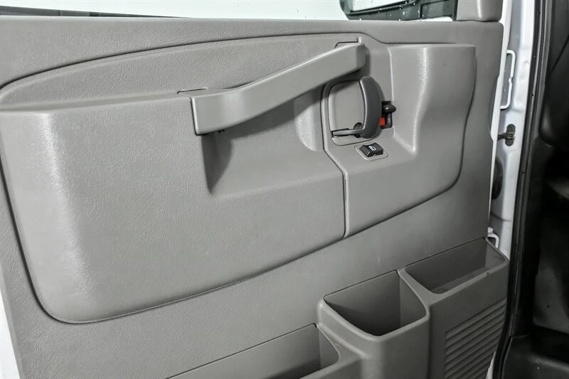 2019 GMC Savana - Image 13 of 21