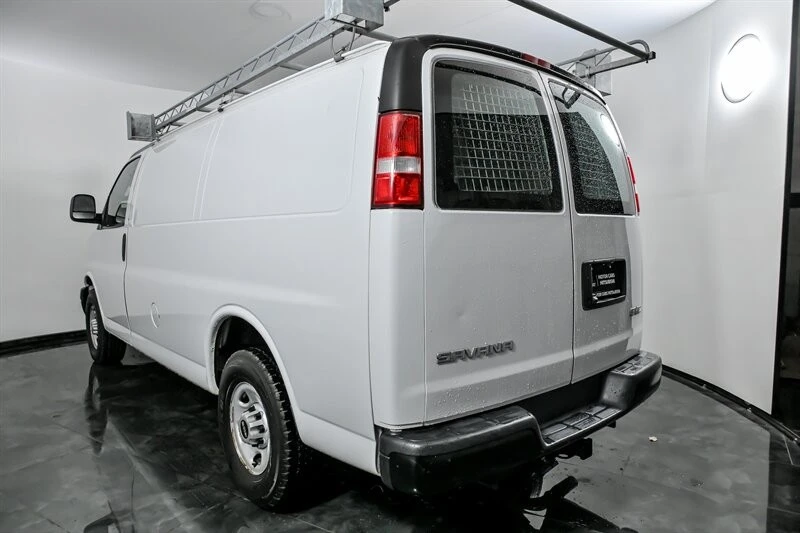 2019 GMC Savana - Image 8 of 21