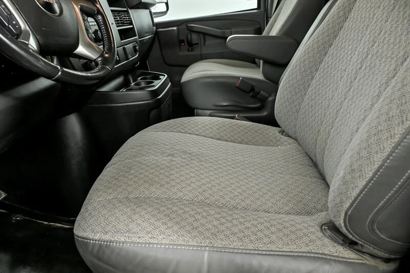 2019 GMC Savana - Image 15 of 21