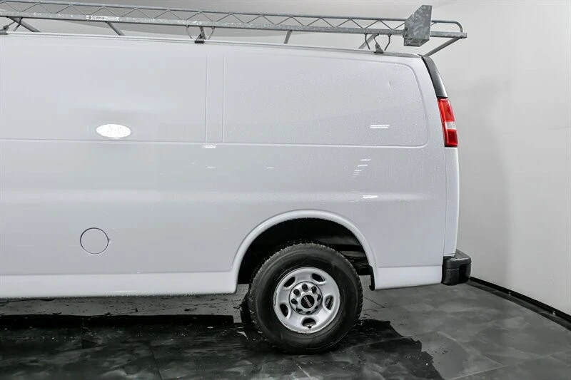 2019 GMC Savana - Image 7 of 21
