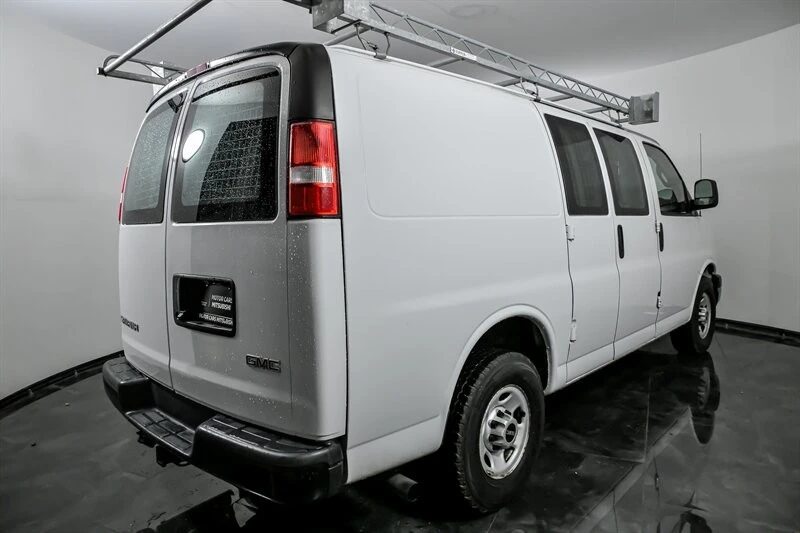 2019 GMC Savana - Image 9 of 21