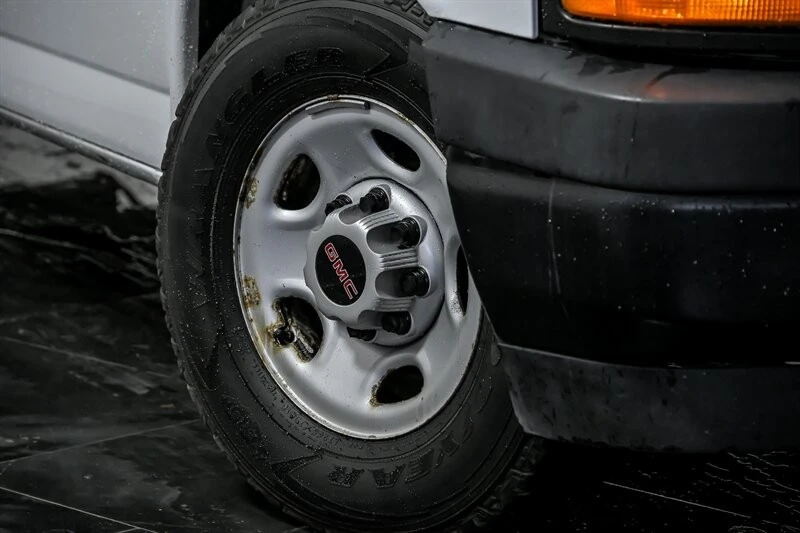 2019 GMC Savana - Image 3 of 21