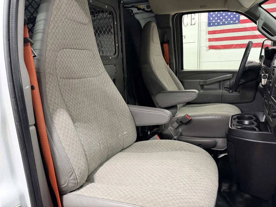 2019 GMC Savana - Image 7 of 12