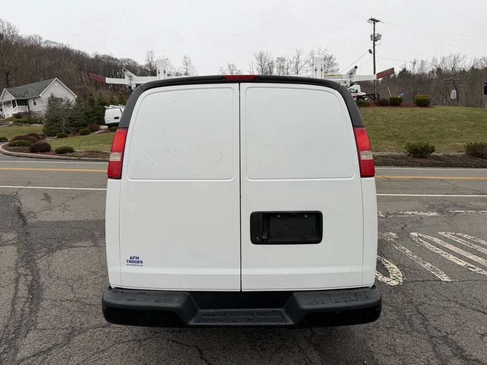 2019 GMC Savana - Image 8 of 19