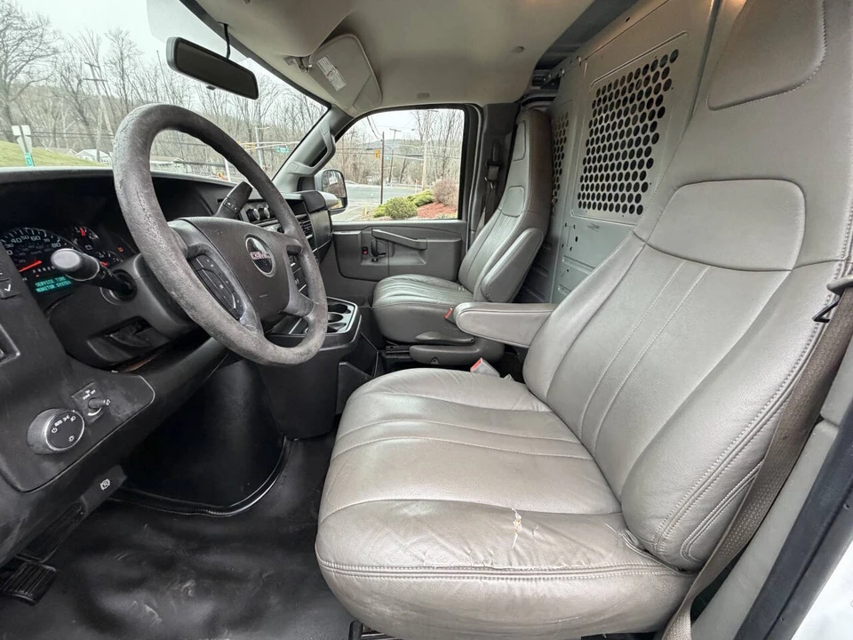 2019 GMC Savana - Image 17 of 19